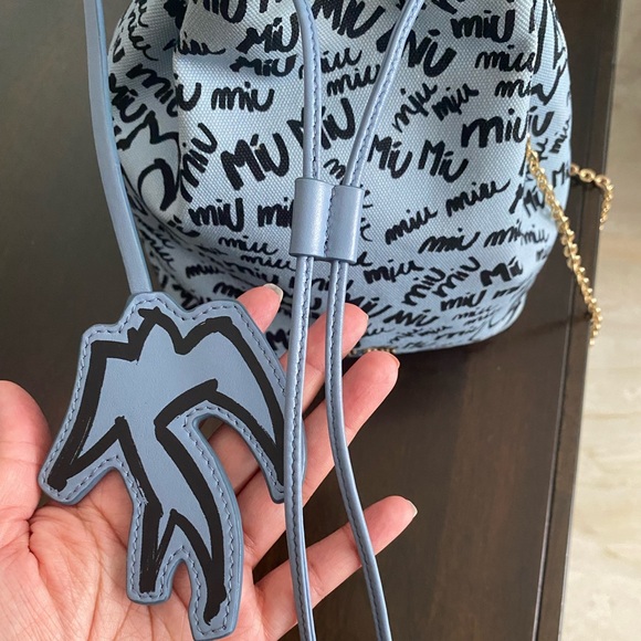 MIU MIU Bucket Bag - Picture 3 of 7